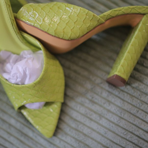 NWT Light Green Snake Print Pointed High Heel Sandals - Picture 9 of 9